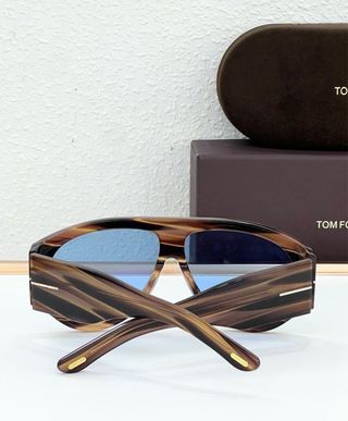 Occhiali Tom Ford 1044 Bronson, completi di tutto