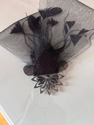 Broches Estilo Vintage. Piedras, Plumas Pavo Real