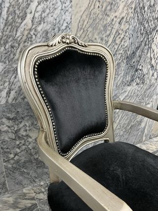 Silla Clásica Brazos Terciopelo Negro Plata