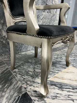 Silla Clásica Brazos Terciopelo Negro Plata