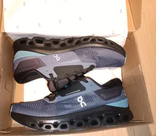 Zapatillas On Running Negras y Azules