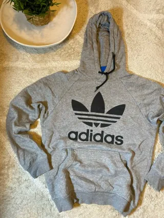 Sudadera Adidas Gris y Negra Y2K