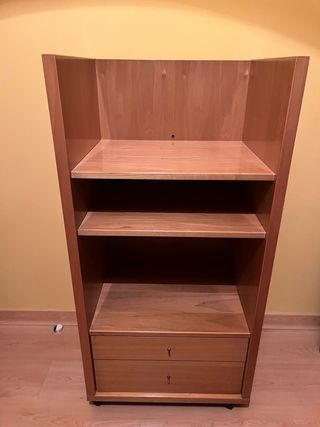 Escritorio estudio con estanterías y cajones