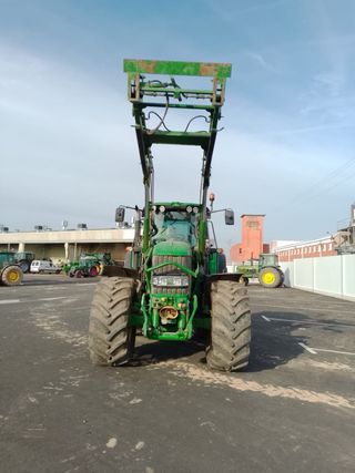 Tractor John Deere con pala frontal 7530