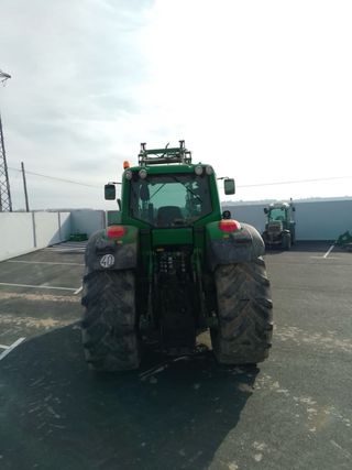 Tractor John Deere con pala frontal 7530