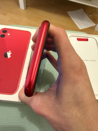 iPhone 11 Rojo Caja y cargador