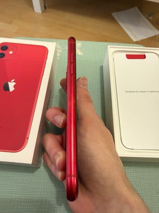 iPhone 11 Rojo Caja y cargador