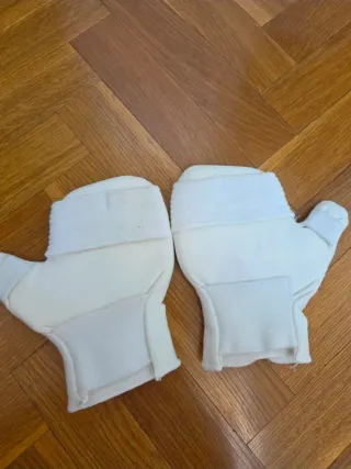 Guantillas Karate Bokken Blancas