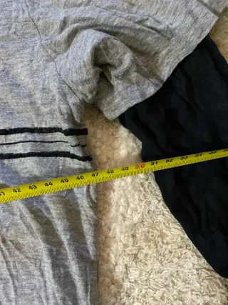 Camiseta Desigual manga larga gris y negra