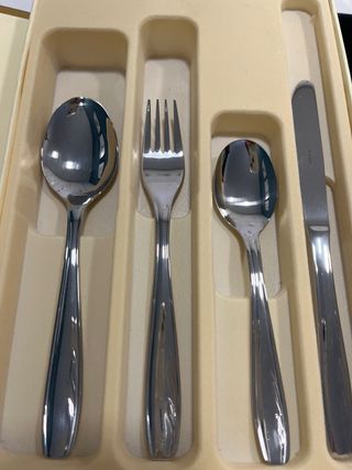 Set cubiertos 4 piezas infantil en acero