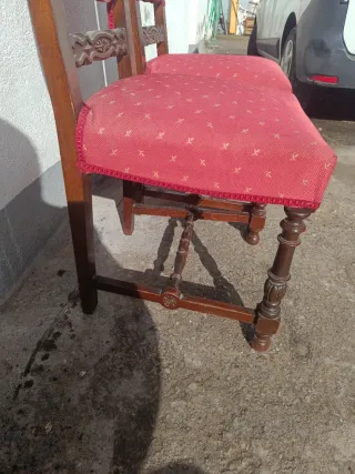 Par de sillas antiguas madera y tela