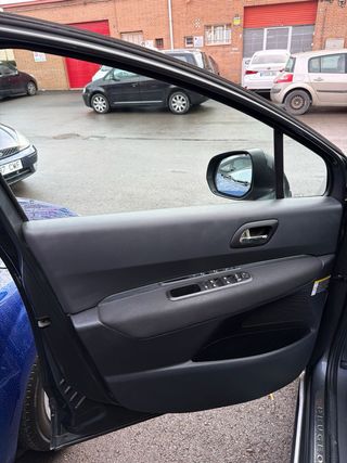 Peugeot 5008 1.6 HDI 2016