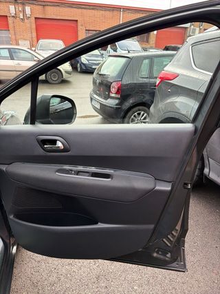 Peugeot 5008 1.6 HDI 2016