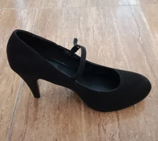 Zapatos Graceland Negros Talla 38 (Deichmann)
