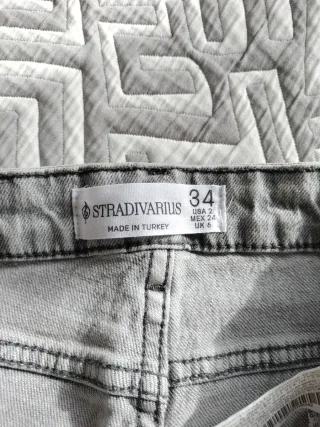 Pantalón Stradivarius Gris Talla 34