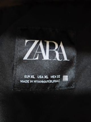 Abrigo largo acolchado con capucha