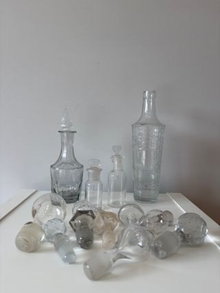 Botellas y tapones de cristal antiguos