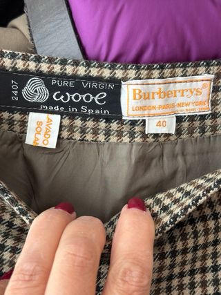 Traje de chaqueta y falda a cuadros