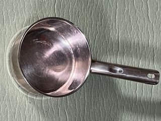 Four pots with cover for larger ones