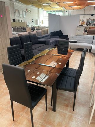 Mesa cristal extensible + 6 sillas negras
