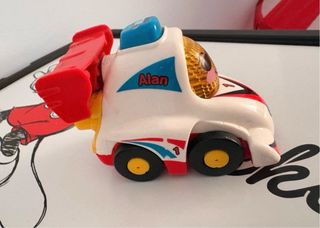 2 Coches Vtech Tuc Tuc Bolidos