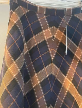 Falda Zara viral cuadros azul y marrón