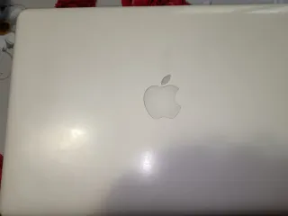 Apple MacBook + Monitor Apple