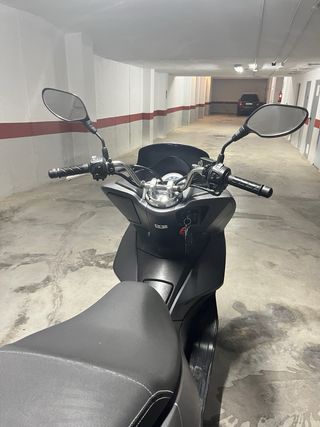 Honda PCX 125cc Scooter Automática