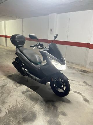 Honda PCX 125cc Scooter Automática