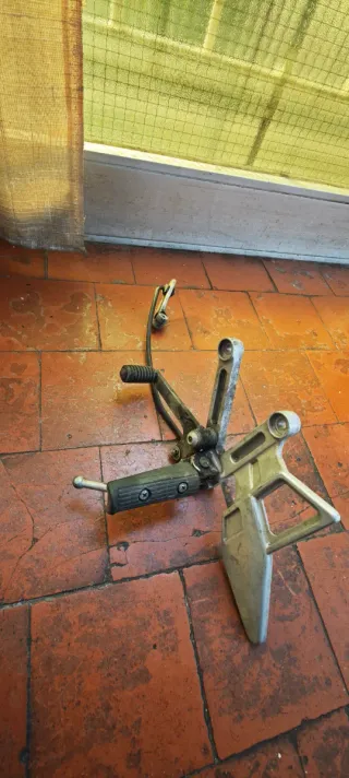 Estribo pedal de cambio Yamaha tzr50