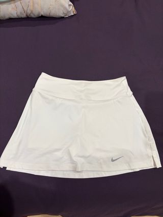 Conjunto deportivo falda y top de la talla S