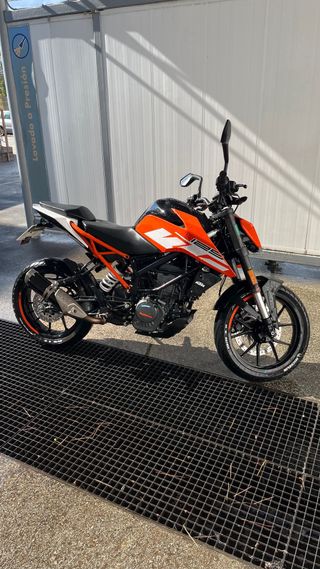 KTM Duke 125cc Naked CAMBIO POR OTRA MOTO A2