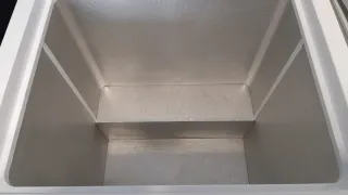 Congelador Beko pequeño blanco