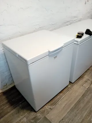 Congelador Beko pequeño blanco