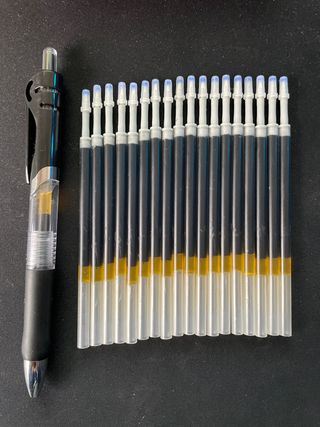 Bolígrafo Negro + 20 Recambios Gel