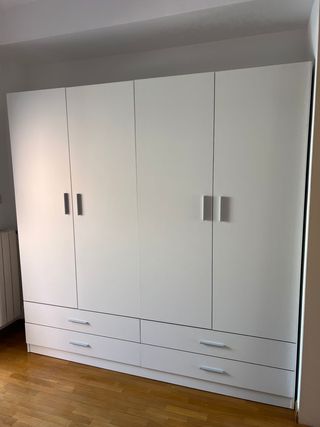 Armario 4 puertas 4 cajones madera