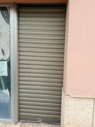 Puerta aluminio cochera