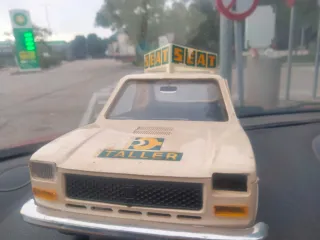 Maqueta Seat de 127 de sanchis Servicio Taller