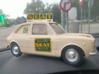 Maqueta Seat de 127 de sanchis Servicio Taller