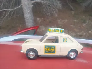 Maqueta Seat de 127 de sanchis Servicio Taller