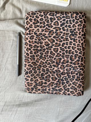 Lenovo Tab M11 con funda, lápiz y teclado