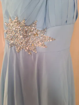 Vestido largo azul con pedrería