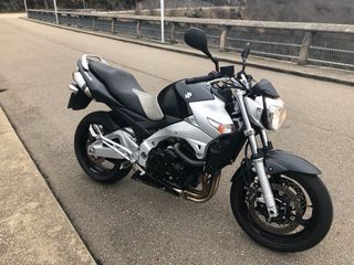 Suzuki GSR600 Naked 600cc Manual