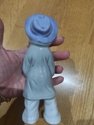 Figura de porcelana niña