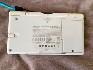 Nintendo DS Lite + funda y varios juegos