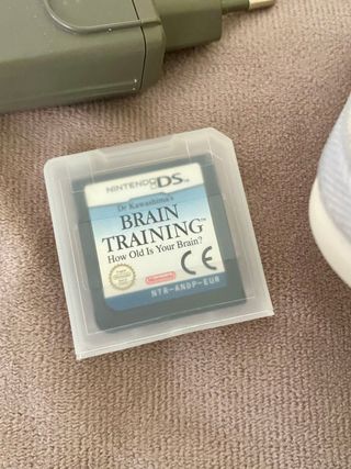 Nintendo DS Lite + funda y varios juegos