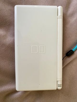 Nintendo DS Lite + funda y varios juegos