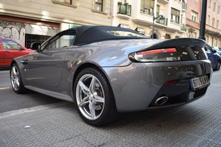 Aston Martin Vantage 2016