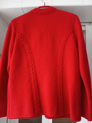 Chaqueta Austriaca Salzburger Roja