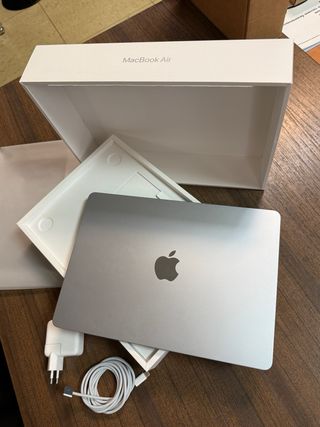 MacBook Air 13” M4 16GB 512GB 2025